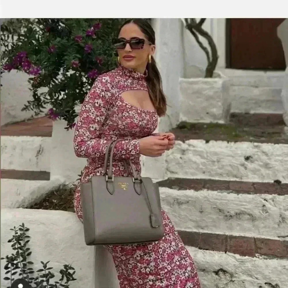 Zara midi dress  - Picture 2 of 14